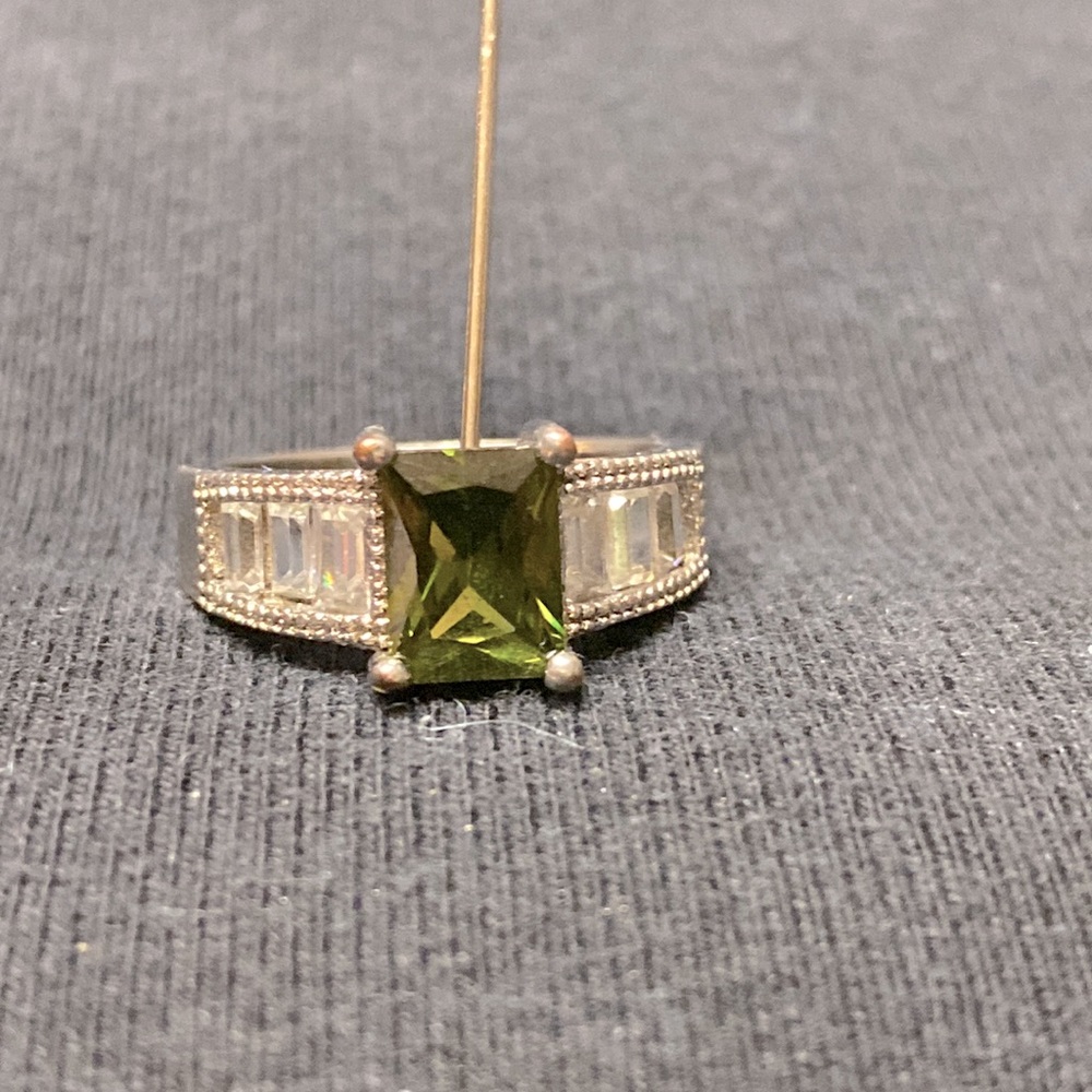 Costume jewelry ring